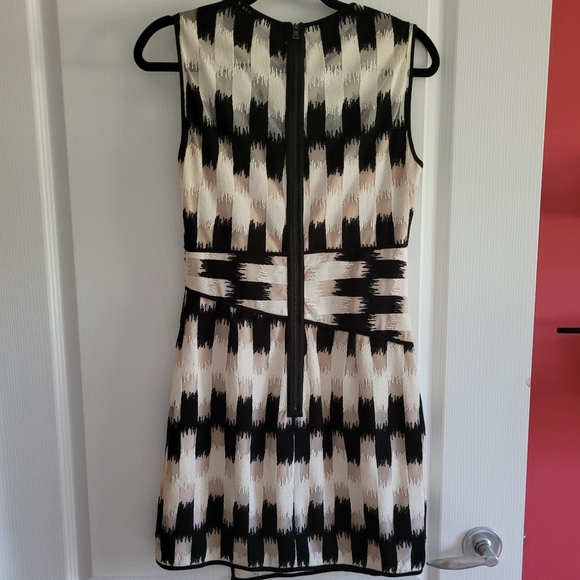 BCBG 'Alivia' dress - Picture 4 of 7